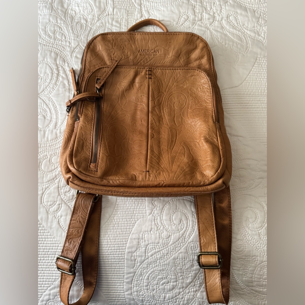 American Leather Co embossed leather backpack - Picture 3 of 11